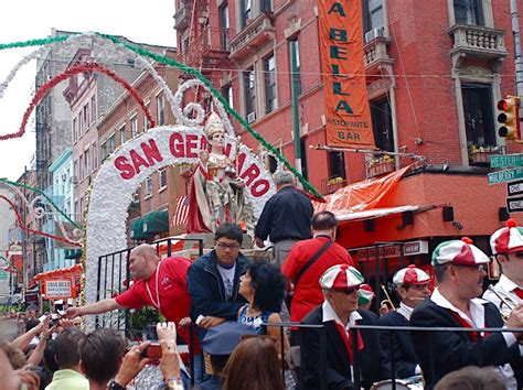 NYC ♥ NYC: Feast of San Gennaro Grand Procession in Little Italy