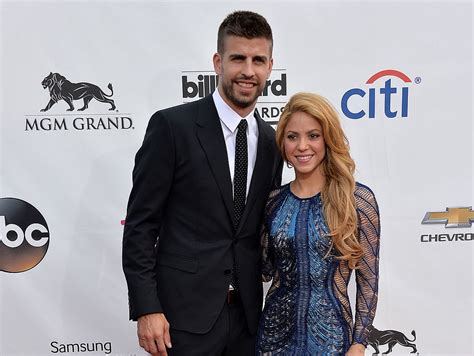 How Old is Shakira and Who is Her Boyfriend, Gerard Piqué?