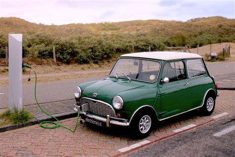 Vintage Meets EV revolution, with an Electrified Classic Mini ...