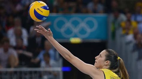 The Libero Volleyball Position – 4 Marks Of A Great Player - Volleyball ...