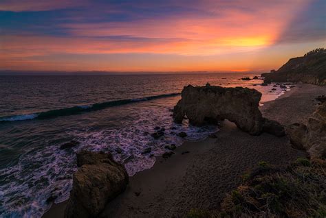 El Matador State Beach: Malibu's Megastar - Travel Caffeine