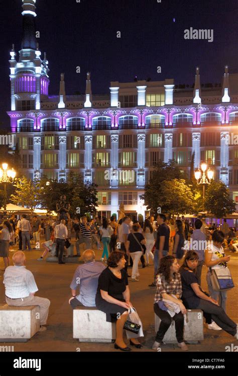 Spain, Madrid, Plaza de Santa Ana, nightlife, people Stock Photo - Alamy