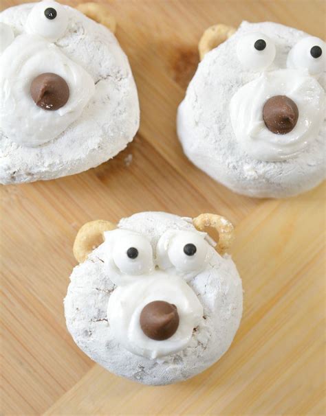 Easy DIY Polar Bear Christmas Donuts | Recipe | Christmas donuts ...