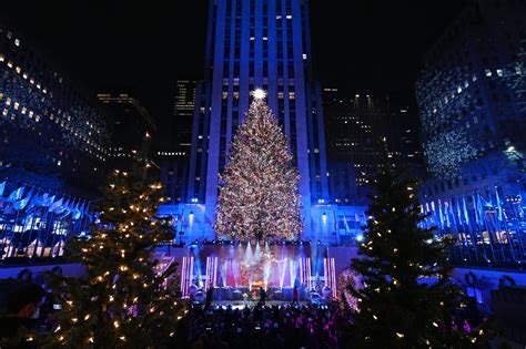 Holiday season kicking off in NYC with selection of Rockefeller Center ...