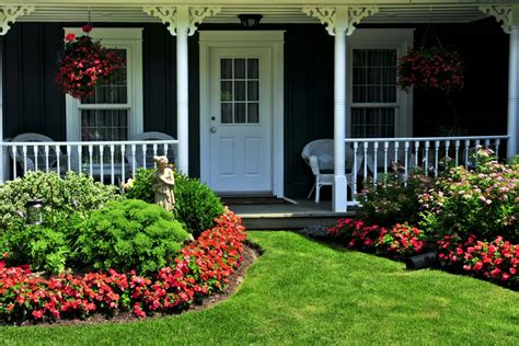 Make Curb Appeal a Major Part of Your Home Sale Prep | Military.com