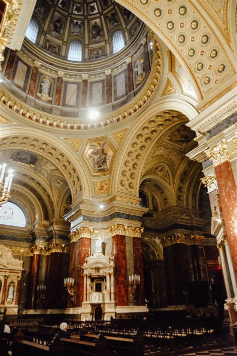 St. Stephen's Basilica in Budapest - Urban Wanders