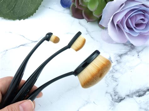 Avon Oval Makeup Brushes: Review | The Happy Sloths: Beauty, Makeup ...