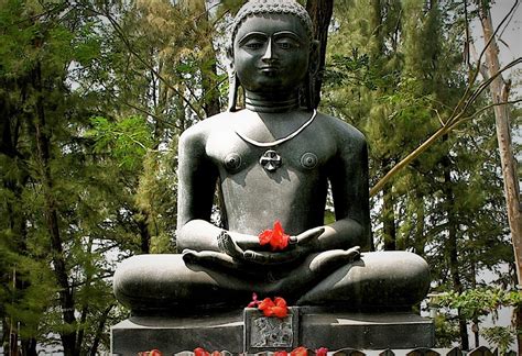 महावीर स्वामी का जीवन परिचय (Mahavira swami life story in Hindi )