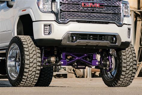 Cognito Debuts Chevy Silverado HD/GMC Sierra HD Lift Kits