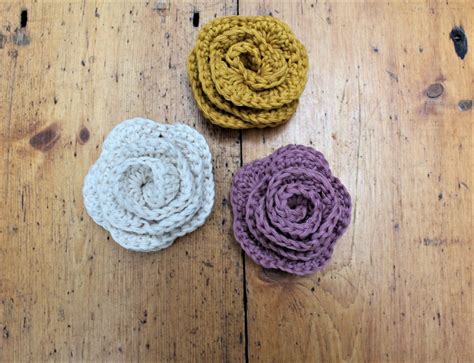 Crochet Flower Applique - Free Crochet Pattern - Truly Crochet