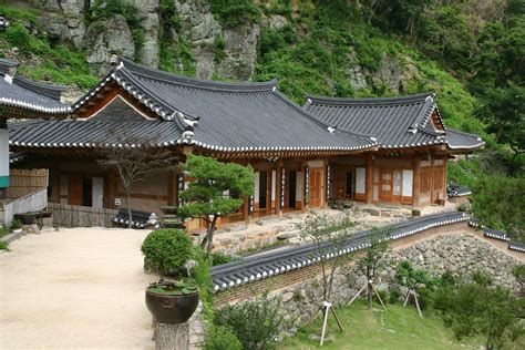 The architecture of Hanok traditional house in Korea - BambuBuild