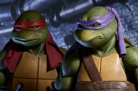 TMNT Movie (1990 Movie) Donatello 1/4 Scale Figure — TOY STLKR ...