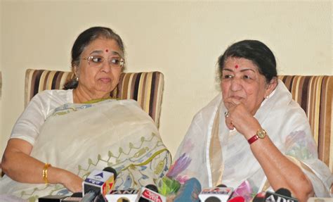 Lata Mangeshkar reveals Deenanath Mangeshkar Awards at her residence ...