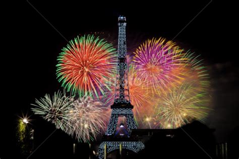 Fireworks at the Eiffel Tower in Paris France | Khaleej Mag - News and ...