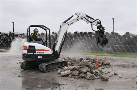 Rotating Grapple Attachment From: Bobcat Co. | For Construction Pros