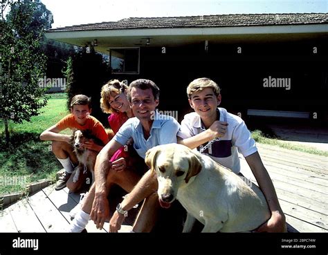 F3356.KEN OSMOND AND FAMILY.PHPTP BY:BRUCE ZACHARY HERMAN/ 1986(Credit ...