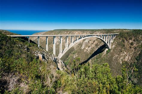 Bungee Jumping von Afrikas höchster Brücke - Garden Route Entdecken