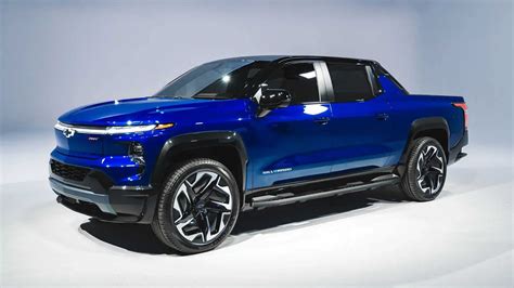 2024 Chevrolet Silverado EV Revealed: 400-Mile Range, Up To 664 HP