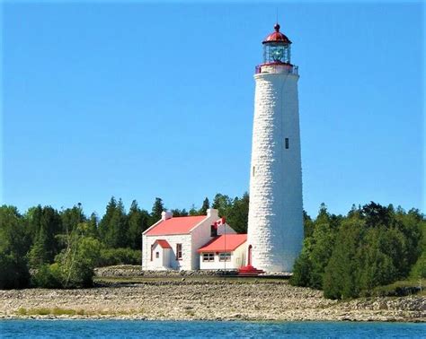 Cove Island Lighthouse, ON | Island lighthouse, Cove, Lighthouse