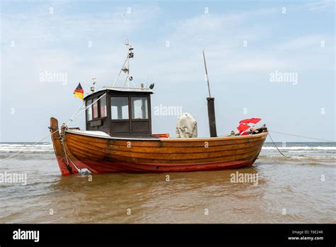 Wood fishing boat hi-res stock photography and images - Alamy