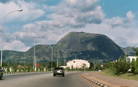 Aso Rock Presidential Villa, Abuja: History and Pictures