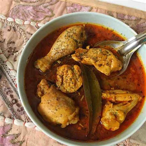 Chicken Salan Recipe | Pakistani Chicken Curry - Fatima Cooks