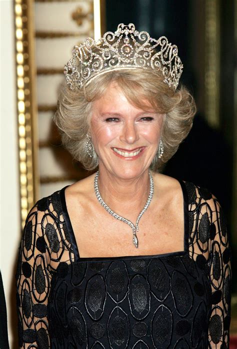 Queen Elizabeth’s Tiaras: Photos and History of her Most Lavish Tiaras ...