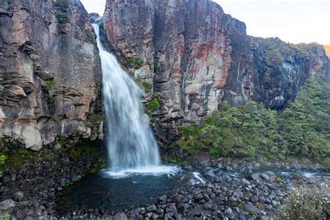 Taranaki Falls - a spectacular waterfall over an old lava flow | Hiking ...