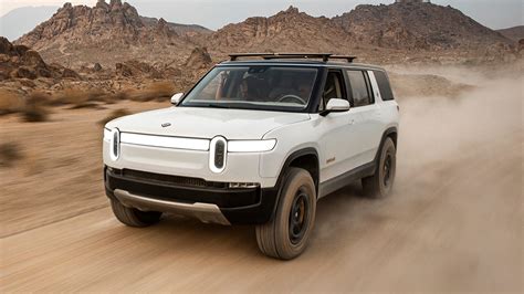 MotorTrend shows-off first mass produced electric pickup Rivian R1T ...