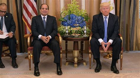 Trump compliments Egyptian president's shoes - CNNPolitics