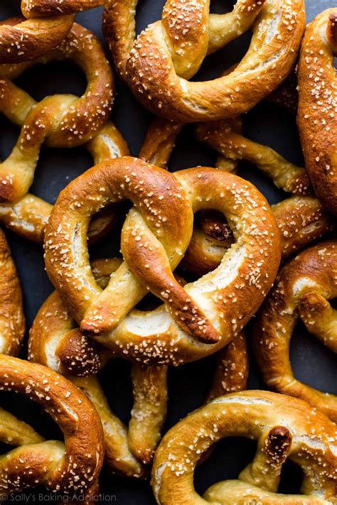 Easy Homemade Soft Pretzels Video | Homemade soft pretzels, Recipes ...