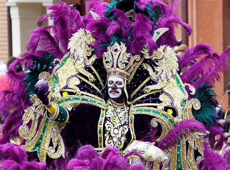 Zulu King in New Orleans Mardi Gras | Life | Mardi gras parade, New ...