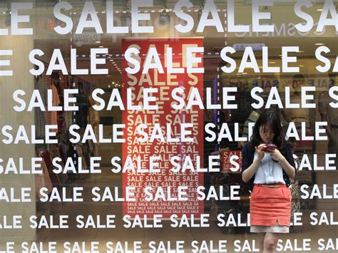 Why are holiday sales so hard to resist? It's your brain, on discounts ...