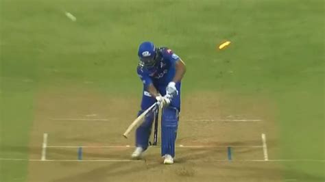 IPL 2023: Rohit Sharma left stunned by Tushar Deshpande cracker; watch ...