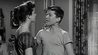 Watch Father Knows Best Season 1 Episode 1 - Bud Takes Up The Dance ...