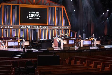 Luke Combs and Craig Morgan Perform on Tonight’s Grand Ole Opry ...