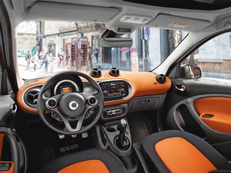 2016 smart fortwo interior 1 - BenzInsider.com - A Mercedes-Benz Fan Blog