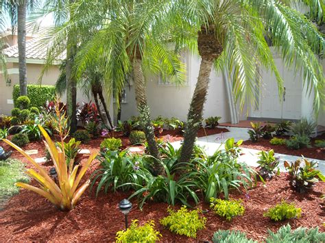 front yard landscaping idea 01 | Backyard landscaping designs, Florida ...