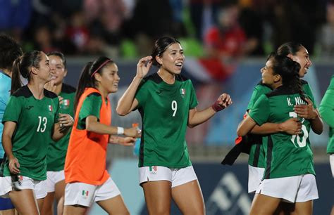 Mexico takes soccer gold with 1-0 win over Chile | Reuters