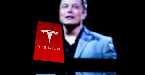 Илон Маск продал акции Tesla на $6,88 млрд