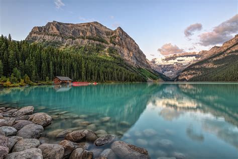 Lake Louise Sunrise | It was a very crowded morning at Lake … | Flickr