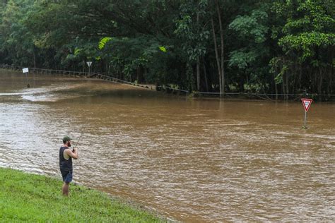 Cairns flooding photo gallery by Marc McCormack