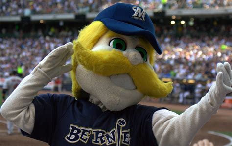 Bernie Brewer - Milwaukee Brewers - SportMascots.com