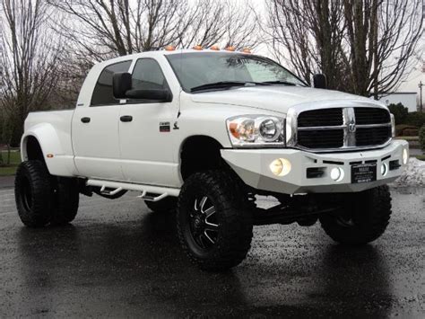 2007 Dodge Ram 3500 DUALLY 4X4 Mega Cab / 5.9 DIESEL / 6-Speed LIFTED