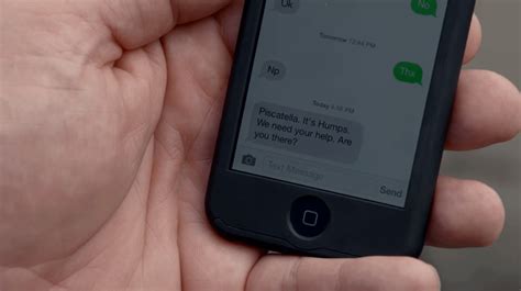 [S5E7] Piscatella gets a text from the future : r/orangeisthenewblack