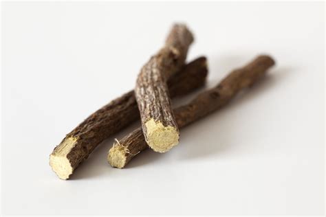 Licorice Root: Benefits, Side Effects, Dosage, and Interactions