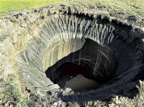 The Mysterious Yamal Crater, The So-Called "End of The World Crater ...