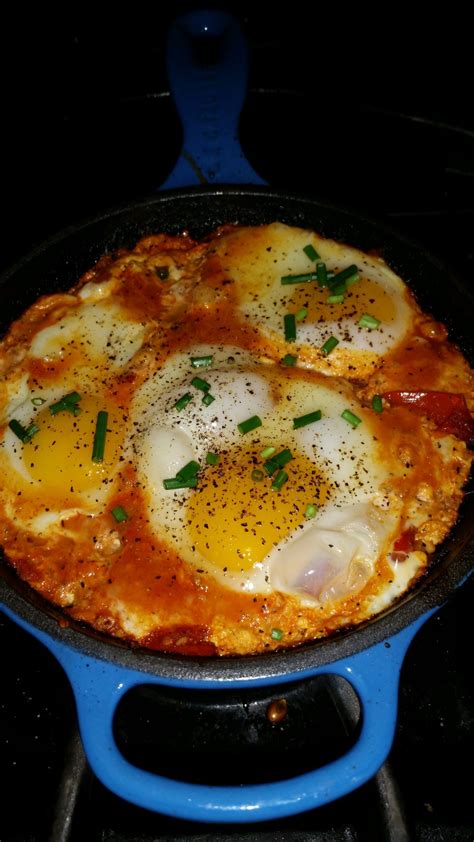 Low sodium breakfast ideas - Shakshuka, eggs poached in spicy tomato ...