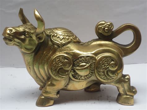 Metal crafts Home Decoration Chinese brass Carved Bull Sculpture /Metal ...