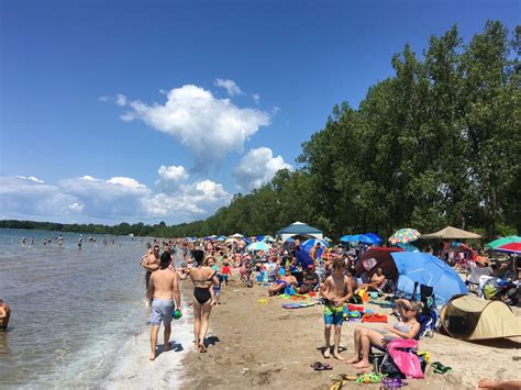 Sandbanks park at capacity | Quinte News